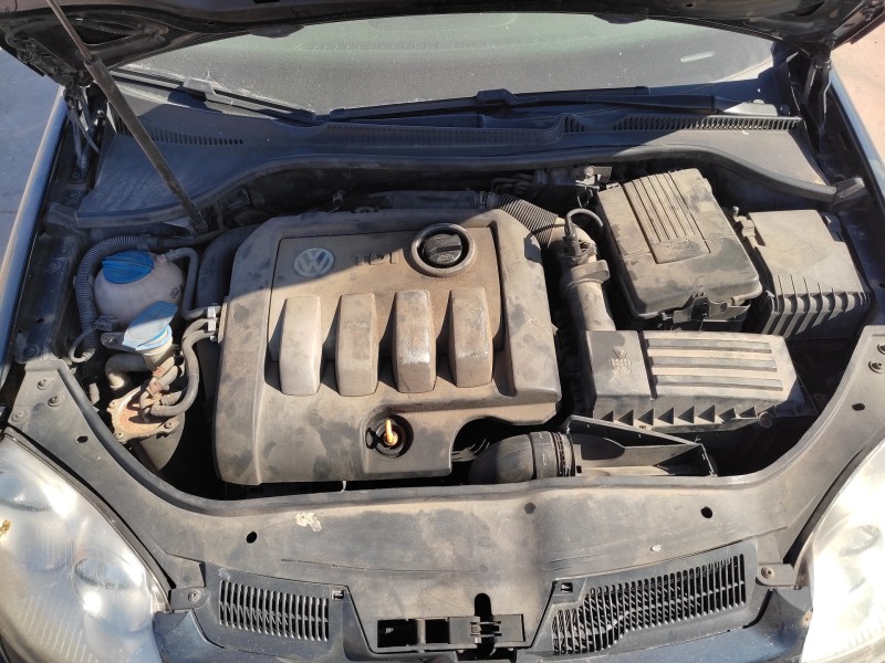 volkswagen golf v berlina (1k1) del año 2006