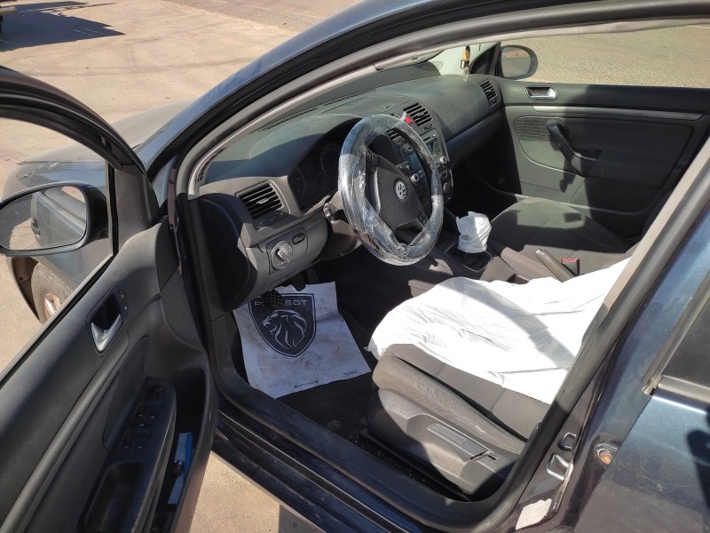 volkswagen golf v berlina (1k1) del año 2006