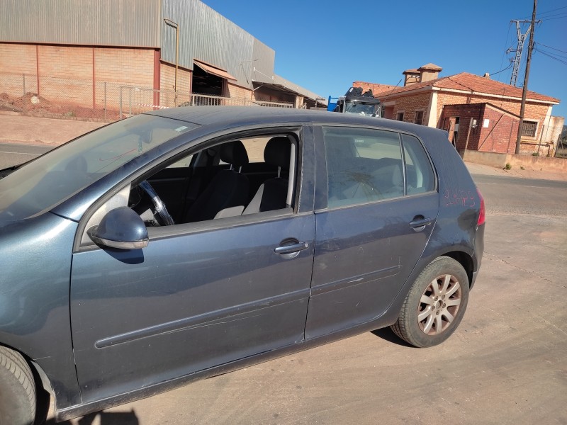 volkswagen golf v berlina (1k1) del año 2006