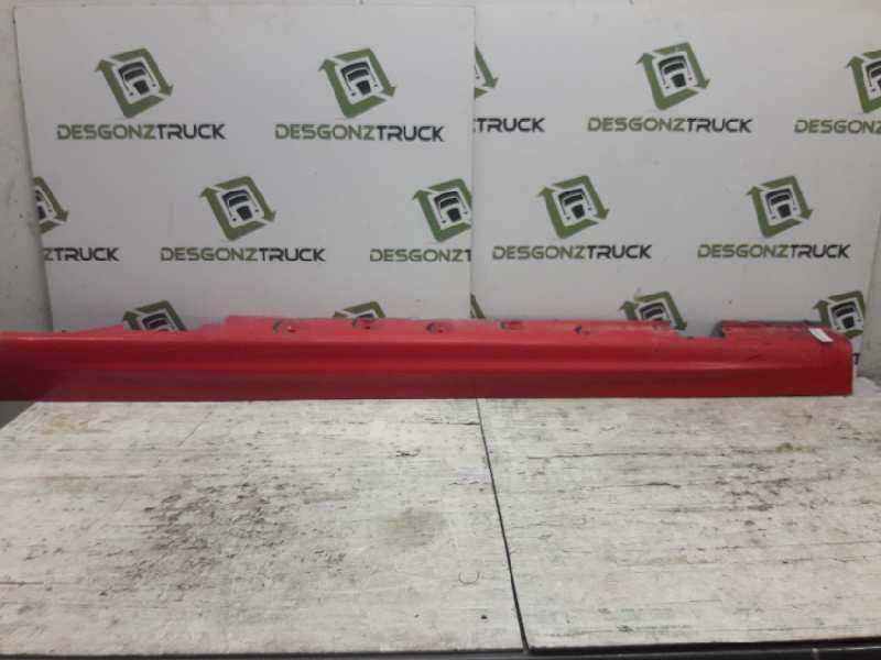 Recambio de estribo izquierdo para bmw serie 3 berlina (e46) 320i referencia OEM IAM 51718209755  