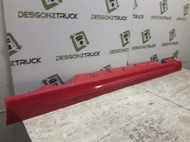 Recambio de estribo izquierdo para bmw serie 3 berlina (e46) 320i referencia OEM IAM 51718209755  