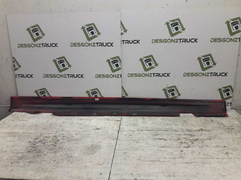 Recambio de estribo izquierdo para bmw serie 3 berlina (e46) 320i referencia OEM IAM 51718209755  