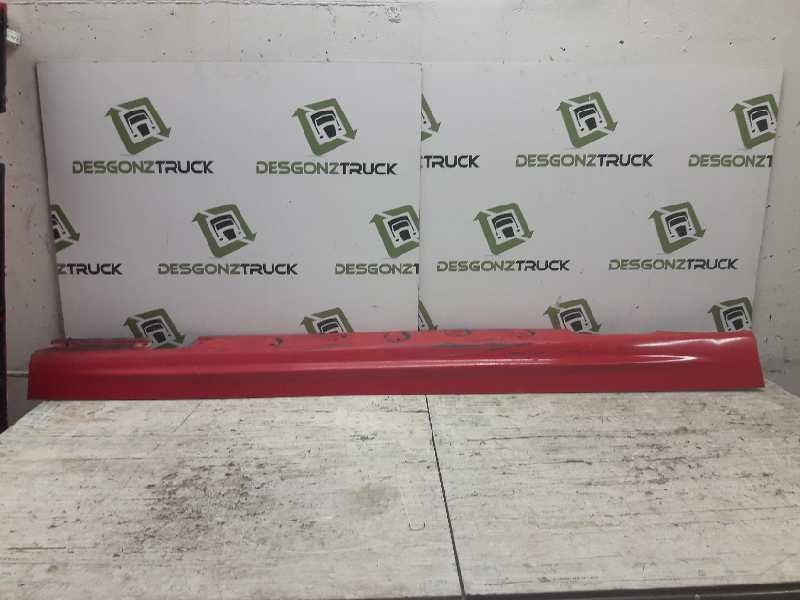 Recambio de estribo derecho para bmw serie 3 berlina (e46) 320i referencia OEM IAM 51718209756  