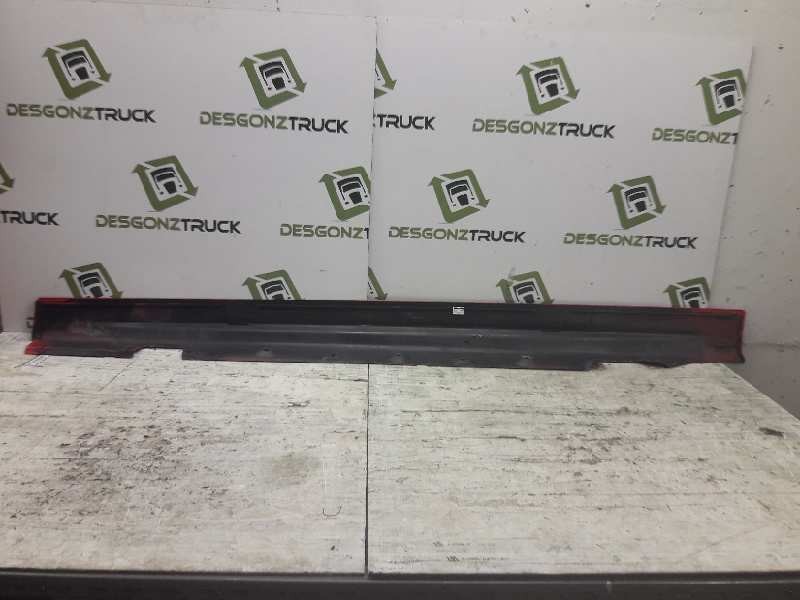 Recambio de estribo derecho para bmw serie 3 berlina (e46) 320i referencia OEM IAM 51718209756  