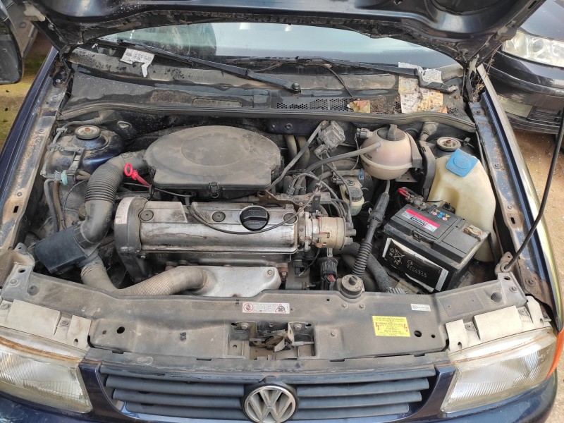 volkswagen polo berlina (6n1) del año 1995