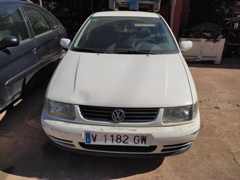 volkswagen polo berlina (6n1) del año 1999