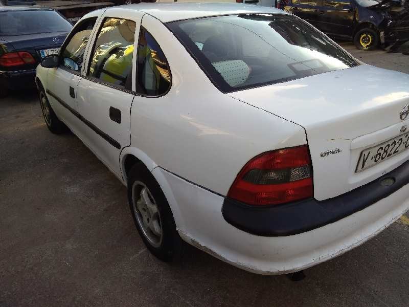 opel vectra b berlina del año 1998