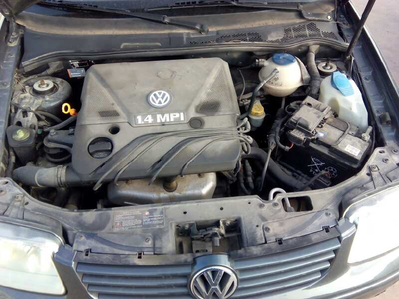 volkswagen polo berlina (6n2) del año 2000