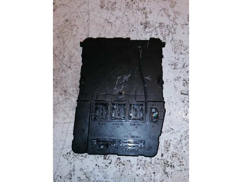 Recambio de caja reles / fusibles para renault scenic ii confort authentique referencia OEM IAM 8200306434 S118400220C 