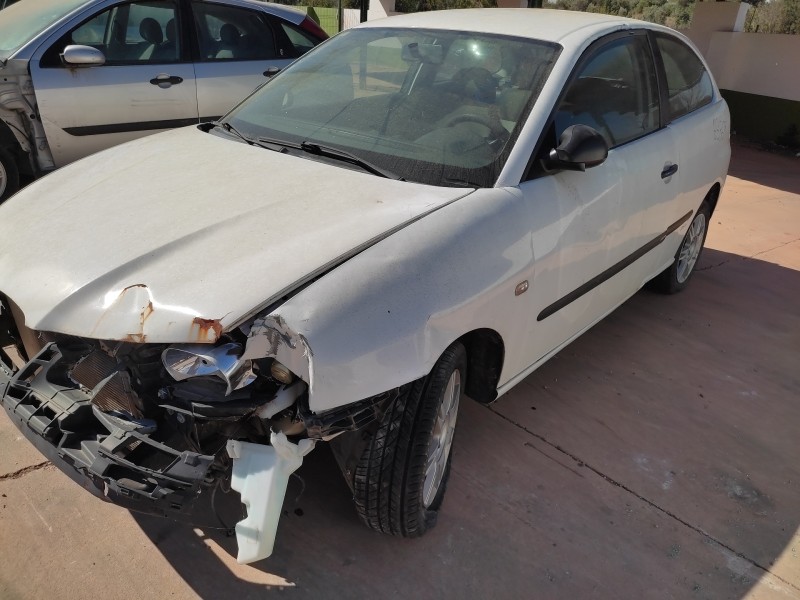 seat ibiza (6l1) del año 2002