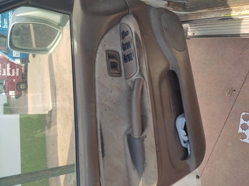 toyota land cruiser (j9) del año 2001