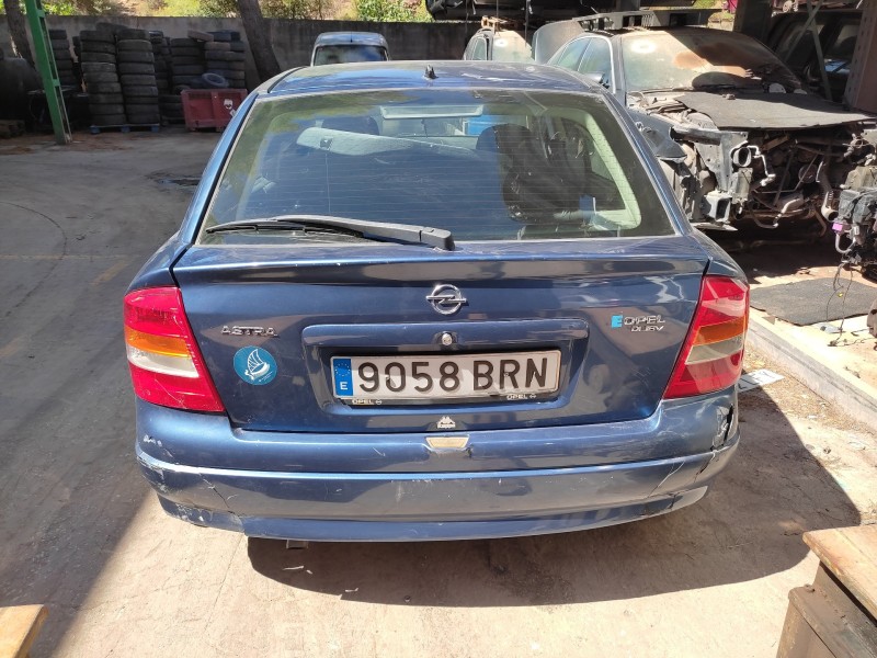 opel astra g berlina del año 2001