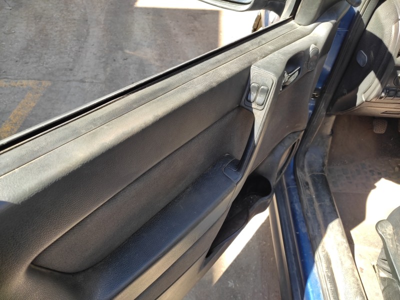 opel astra g berlina del año 2001