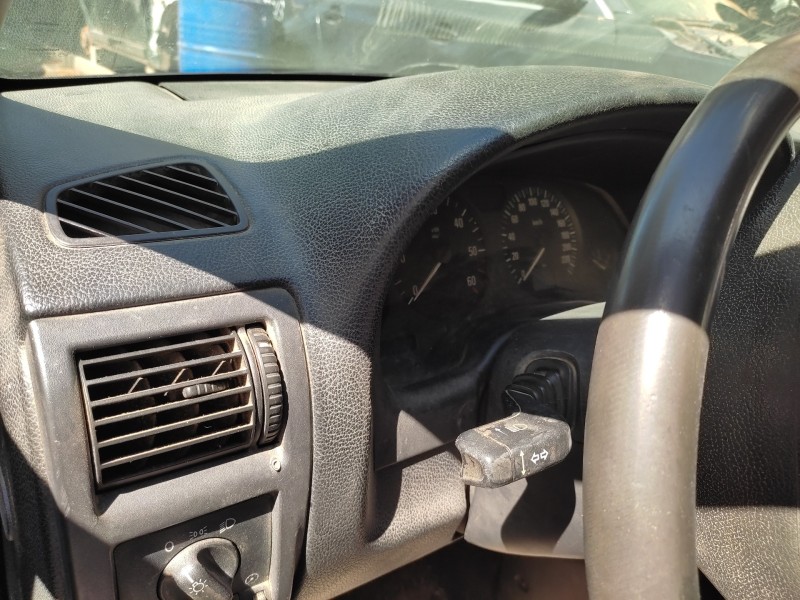 opel astra g berlina del año 2001