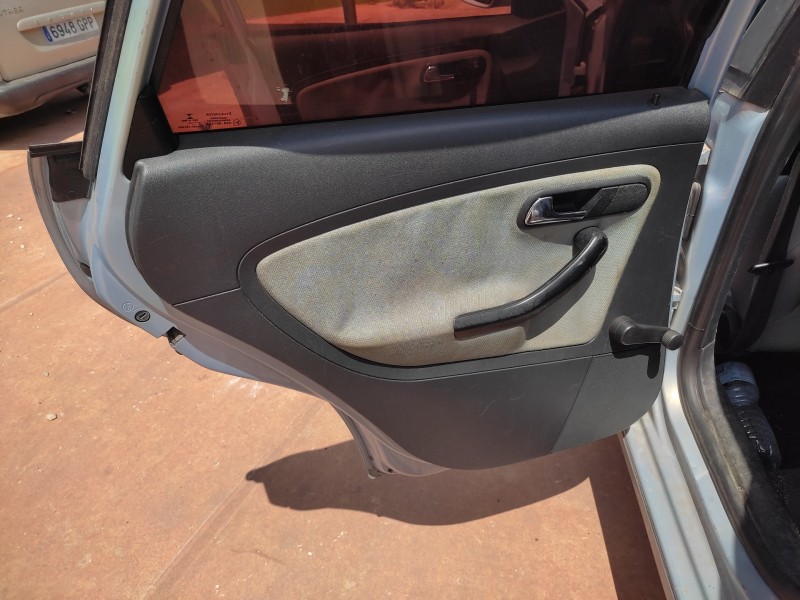 seat cordoba berlina (6l2) del año 2002