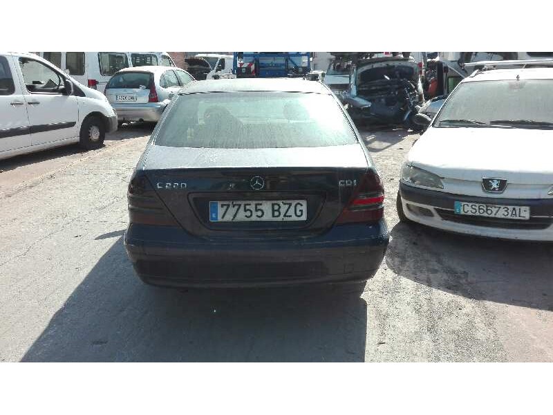 mercedes-benz clase c (w203) berlina del año 2002