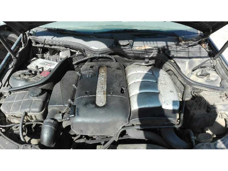 mercedes-benz clase c (w203) berlina del año 2002