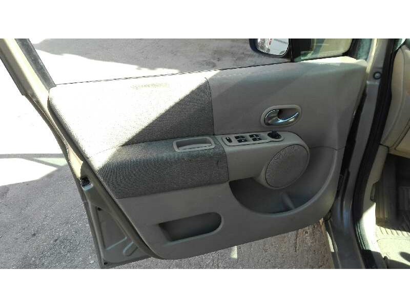 renault modus del año 2004