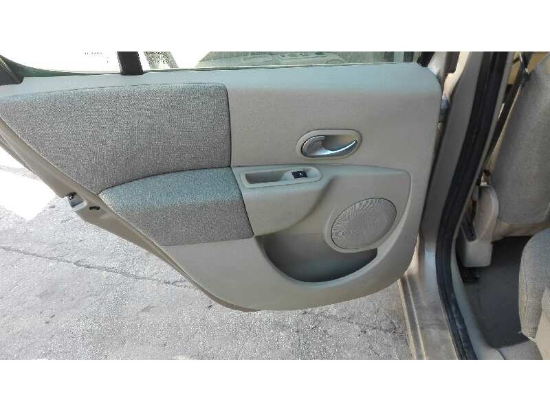 renault modus del año 2004