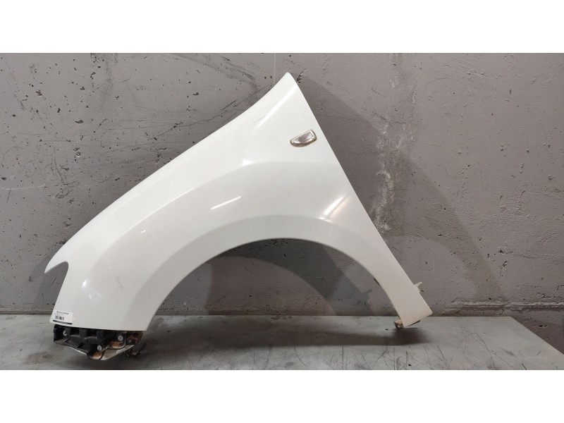 Recambio de aleta delantera izquierda para dacia sandero ii 1.2 referencia OEM IAM   