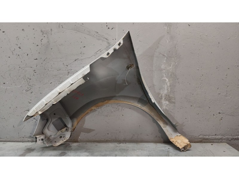 Recambio de aleta delantera derecha para dacia sandero ii 1.2 referencia OEM IAM   