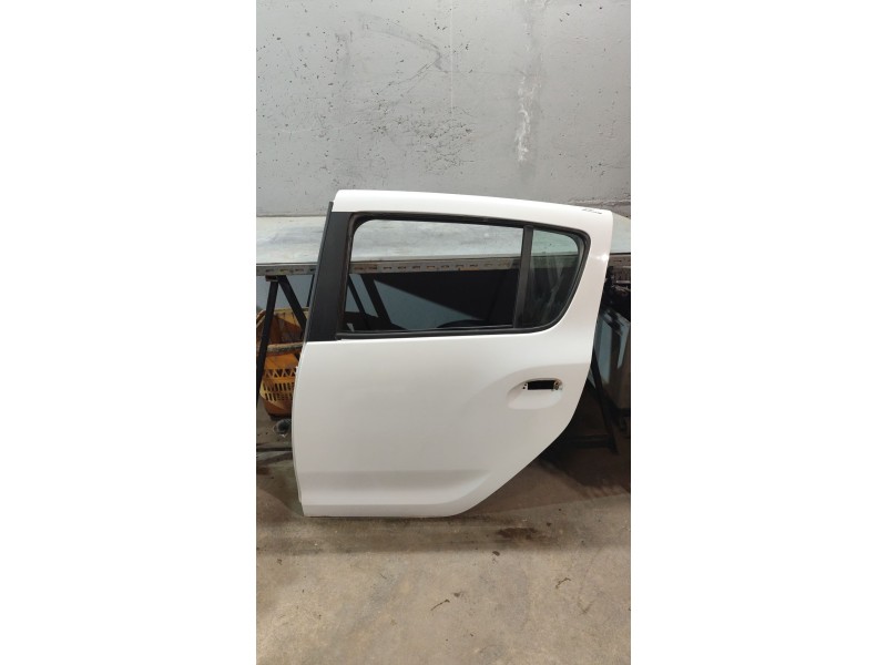 Recambio de puerta trasera izquierda para dacia sandero ii 1.2 referencia OEM IAM   