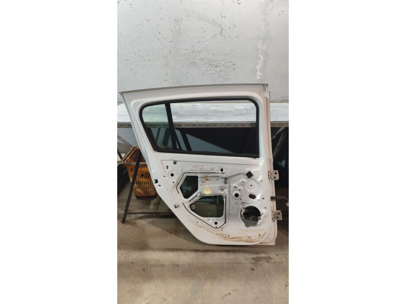 Recambio de puerta trasera izquierda para dacia sandero ii 1.2 referencia OEM IAM   