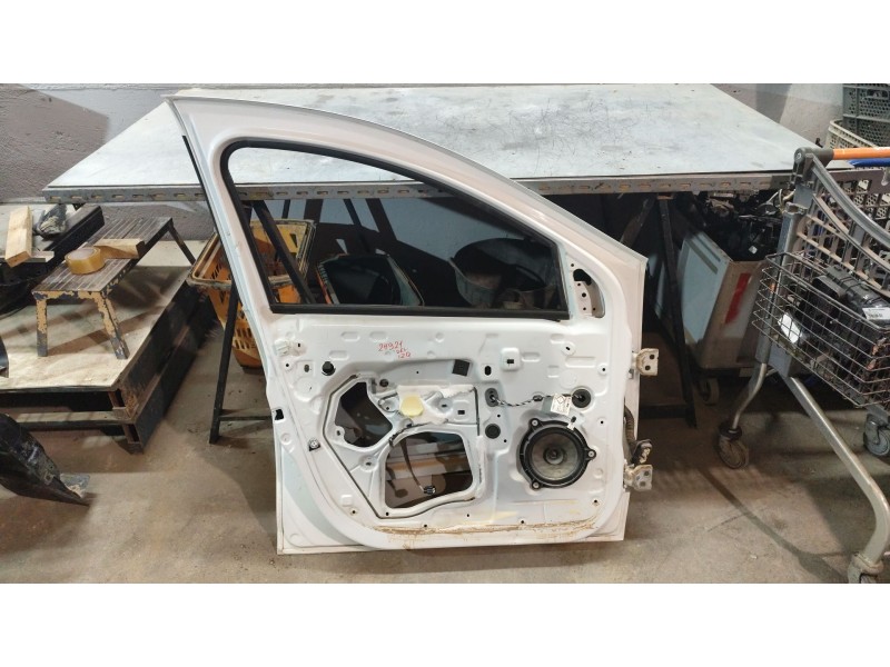 Recambio de puerta delantera izquierda para dacia sandero ii 1.2 referencia OEM IAM   