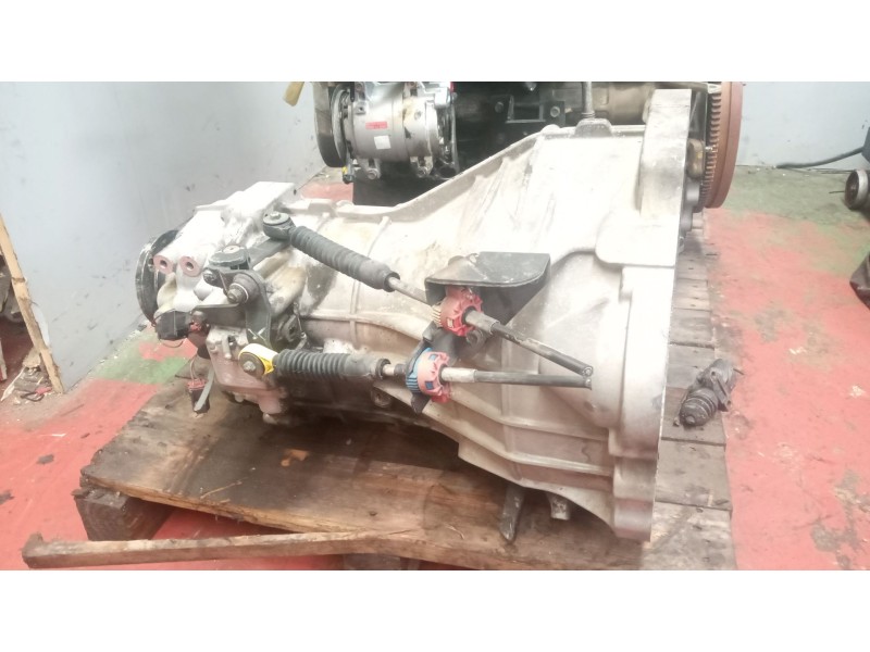 Recambio de caja cambios para nissan trucks atleon tk 150/3 referencia OEM IAM 32101MB73A 321319X50 RE226501