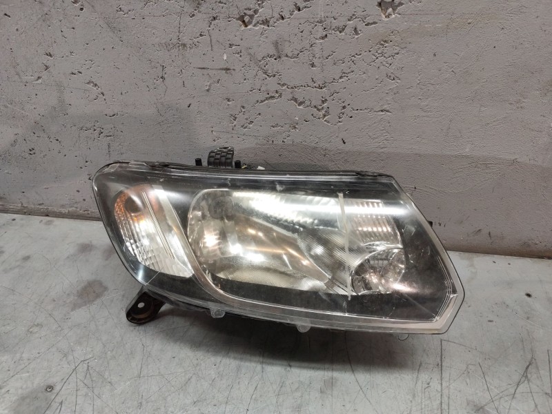 Recambio de faro derecho para dacia sandero ii 1.2 referencia OEM IAM 90029995  