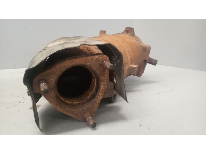 Recambio de catalizador para nissan trucks atleon tk 150/3 referencia OEM IAM 20832MB40A  