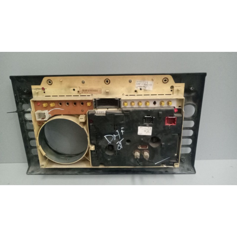 Recambio de cuadro instrumentos para daf serie 85.330 ati euro ii 11.6 diesel referencia OEM IAM 1319146  