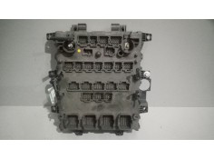 Recambio de caja reles / fusibles para renault premium route 2006 10.8 diesel referencia OEM IAM 21714062   2