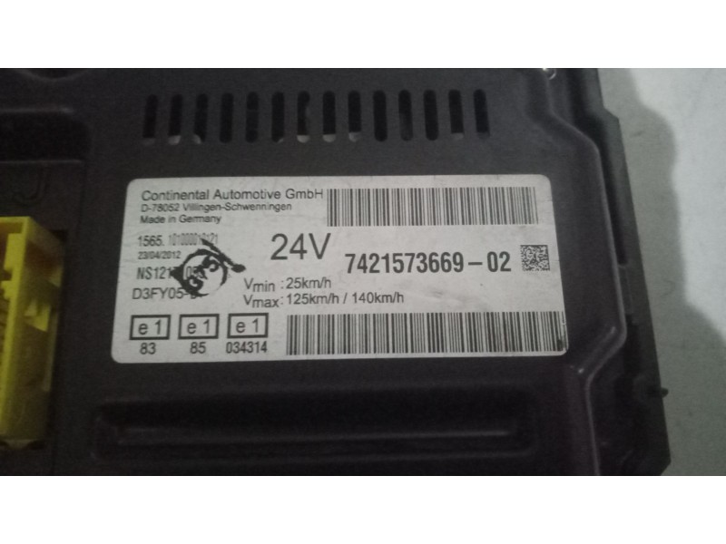 Recambio de cuadro instrumentos para renault premium route 2006 fas 4x2 larga distancia referencia OEM IAM 7421573669  