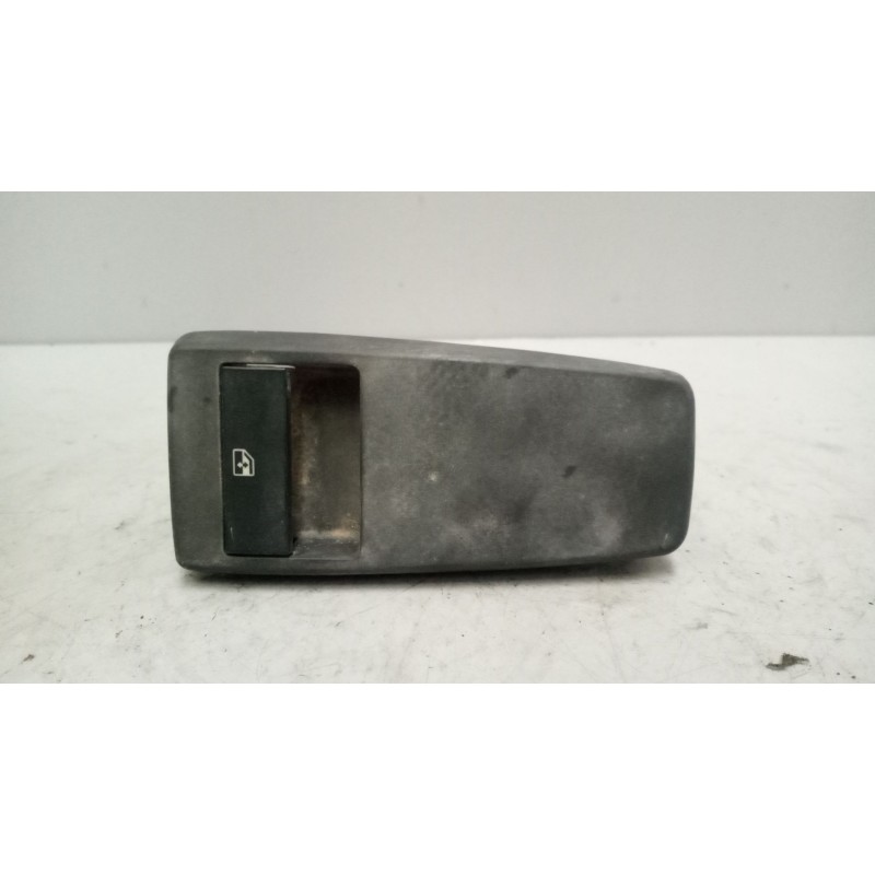 Recambio de mando elevalunas delantero derecho para man tgx 18.xxx fg / 4x2 bl xl referencia OEM IAM 81258067112  