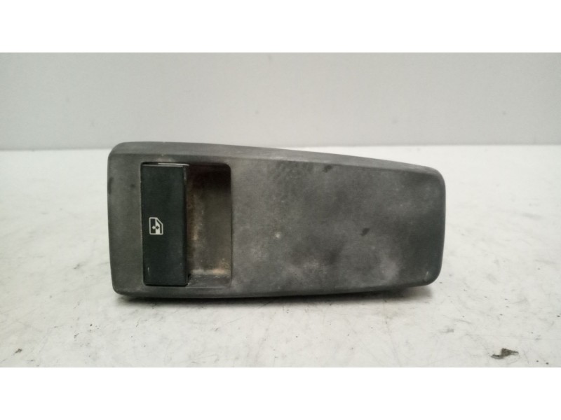 Recambio de mando elevalunas delantero derecho para man tgx 18.xxx fg / 4x2 bl xl referencia OEM IAM 81258067112  