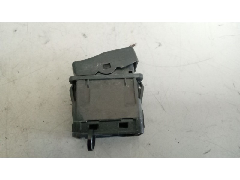 Recambio de interruptor para renault premium route 2006 fas 4x2 larga distancia referencia OEM IAM 5010589783  