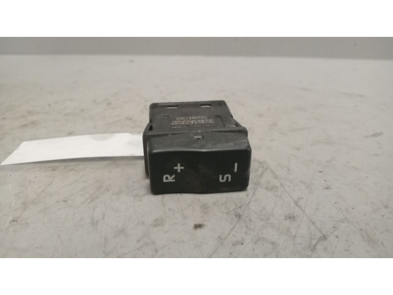 Recambio de interruptor para renault premium route 2006 fas 4x2 larga distancia referencia OEM IAM 7420851305  