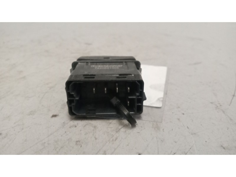 Recambio de interruptor para renault premium route 2006 fas 4x2 larga distancia referencia OEM IAM 7420851305  