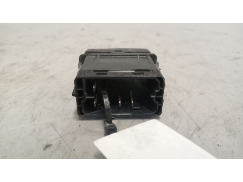 Recambio de warning para renault premium route 2006 fas 4x2 larga distancia referencia OEM IAM 5010589786  