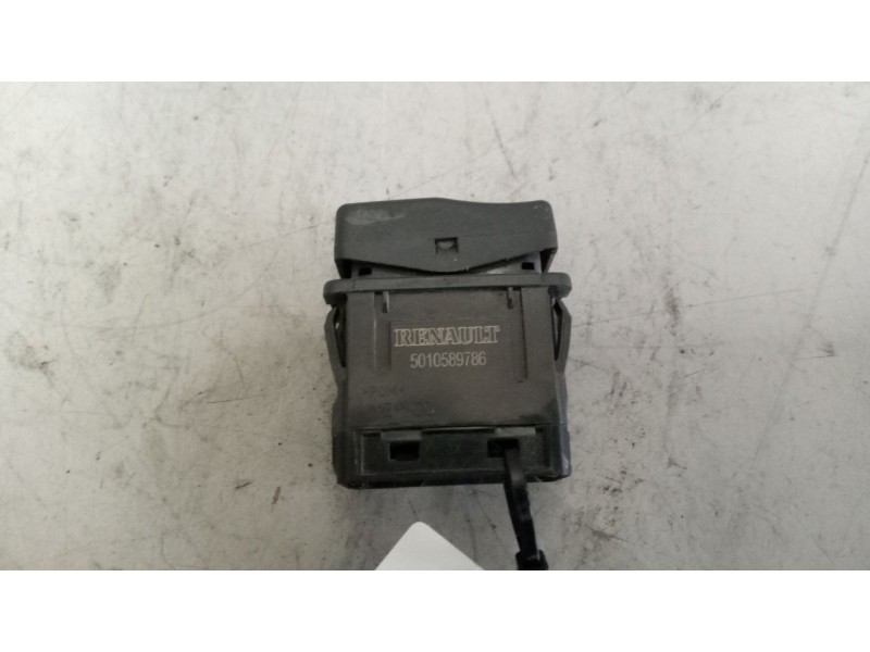 Recambio de warning para renault premium route 2006 fas 4x2 larga distancia referencia OEM IAM 5010589786  