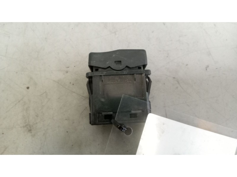 Recambio de interruptor para renault premium route 2006 fas 4x2 larga distancia referencia OEM IAM 7420851289  