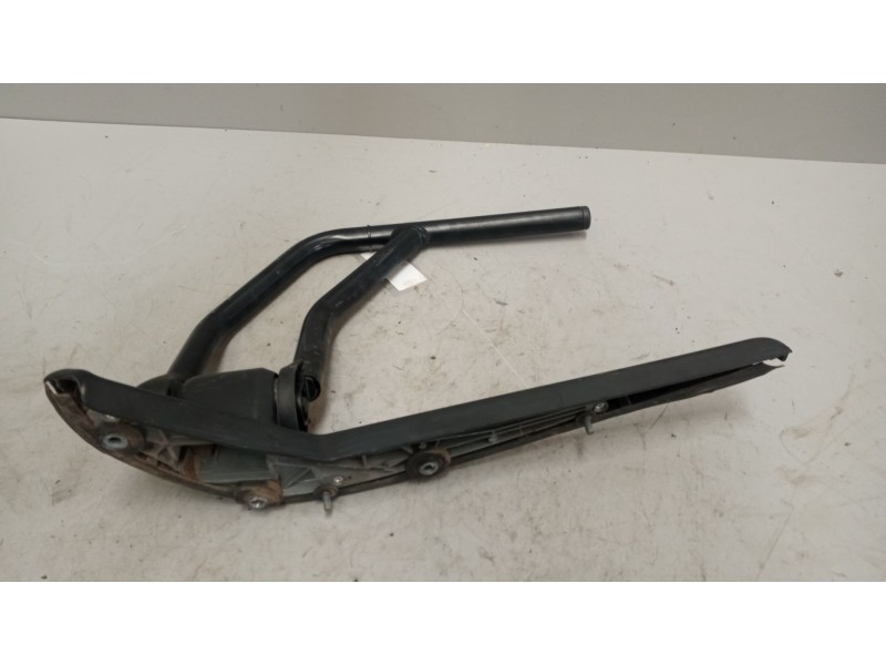 Recambio de brazo retrovisor izquierdo para renault maxity referencia OEM IAM   