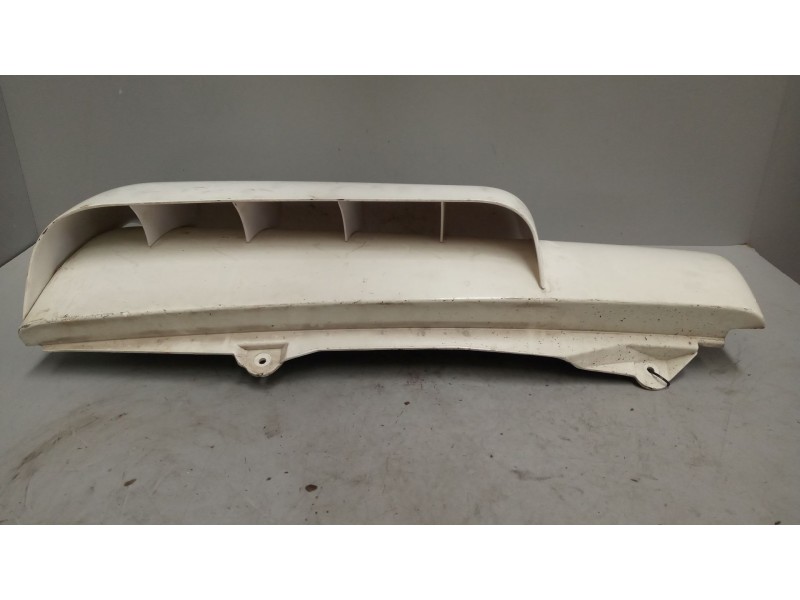 Recambio de deflector derecho para daf serie xf105.xxx 12.9 diesel referencia OEM IAM 1400010  