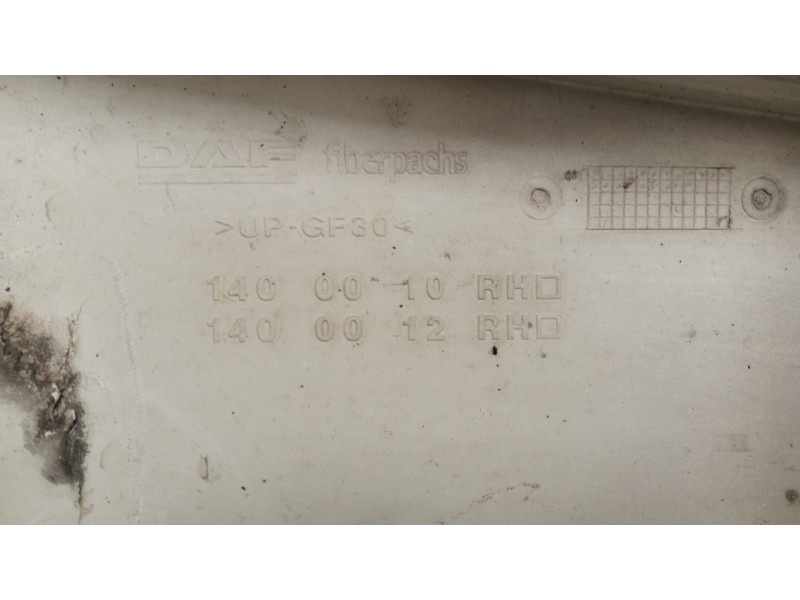Recambio de deflector derecho para daf serie xf105.xxx 12.9 diesel referencia OEM IAM 1400010  