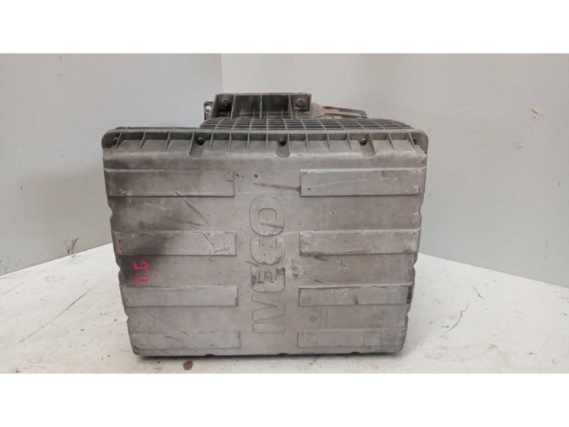 Recambio de filtro aire para iveco eurocargo tector 3.9 diesel referencia OEM IAM 500392986  