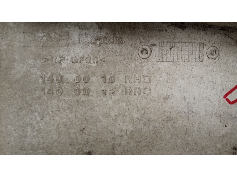 Recambio de deflector derecho para daf serie xf105.xxx 12.9 diesel referencia OEM IAM 1400010  