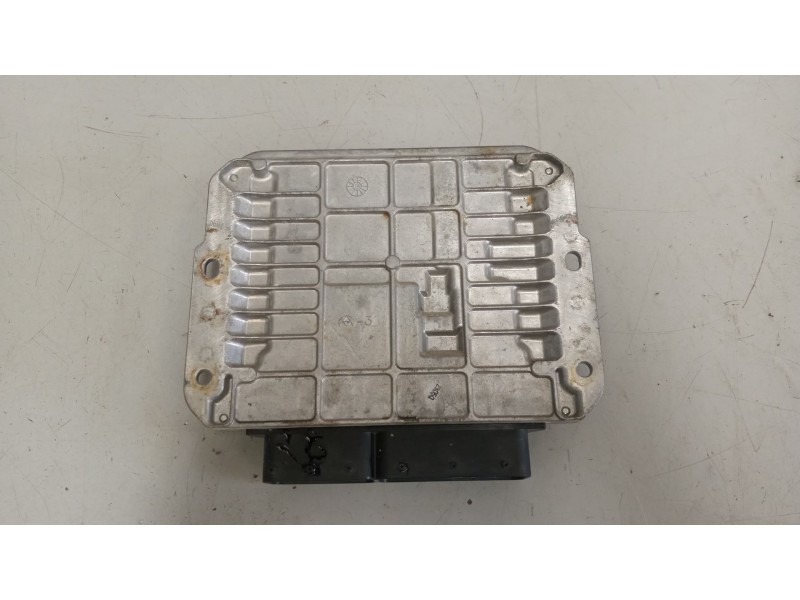 Recambio de centralita motor edc para renault maxity referencia OEM IAM 23710lc11c  
