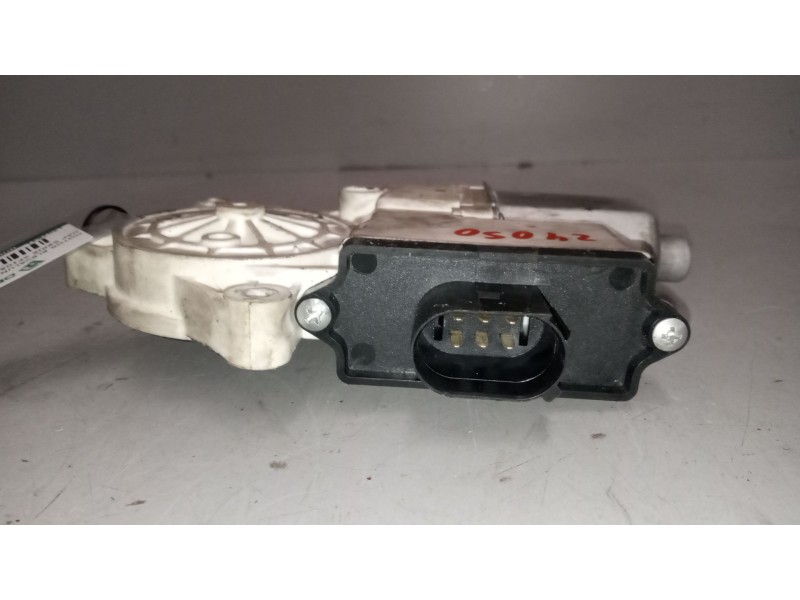 Recambio de motor elevalunas delantero izquierdo para daf serie xf105.xxx 12.9 diesel referencia OEM IAM   