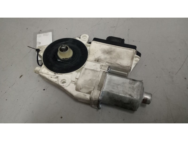 Recambio de motor elevalunas delantero izquierdo para daf serie xf105.xxx 12.9 diesel referencia OEM IAM   